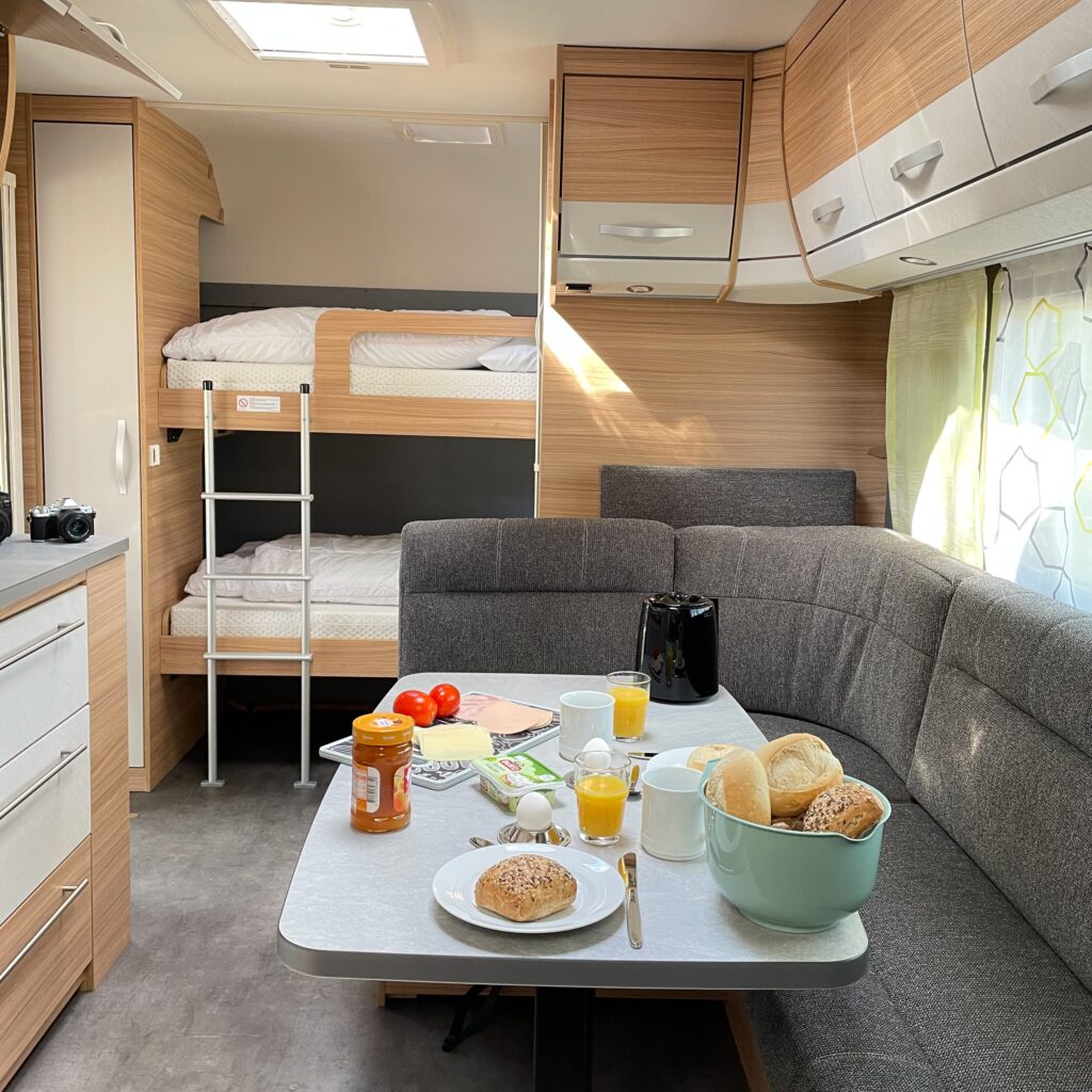 Wohnwagen mieten direkt am See - Deine Urlaubs-Unterkunft am Campingplatz Hüttensee in der Lüneburger Heide bei Winsen (Aller).
